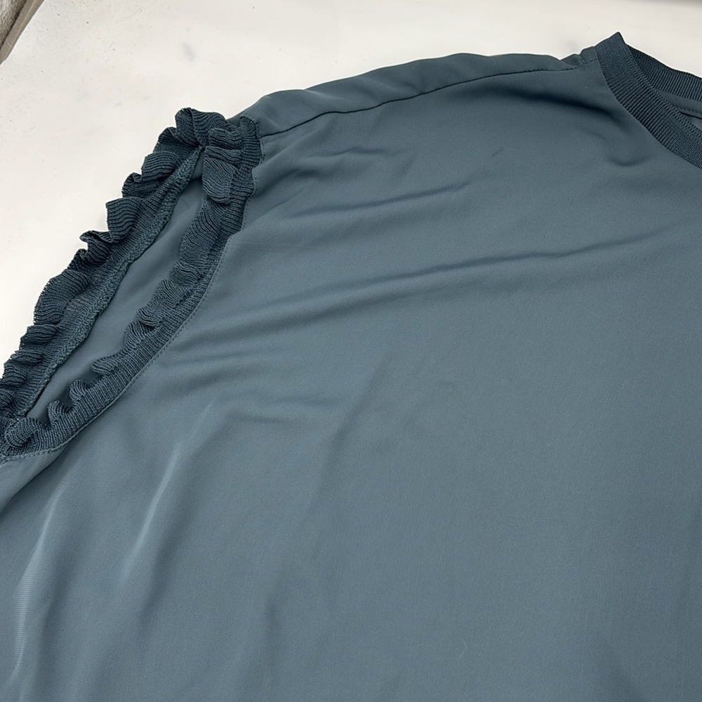 T Tahari Ruffle Cap Sleeve Top - Picture 3 of 7